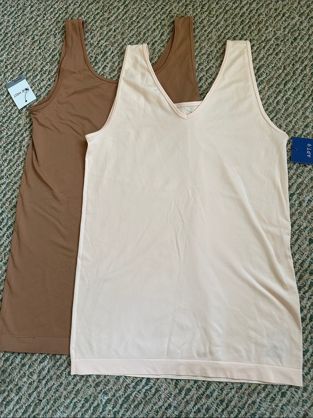 Apt. 9 & Nine West Reversible Tank Tops-v neck or round in Peach and Brown L